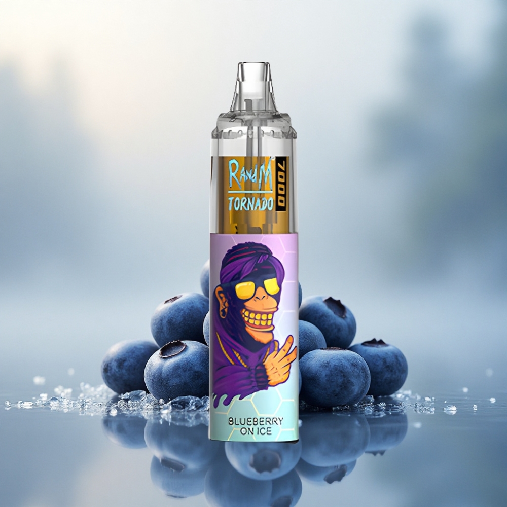 RandM Fumot Tornado 7000 Puffs التوت الأزرق على الثلج مع 14 مل سائل إلكتروني و 5% نيكوتين